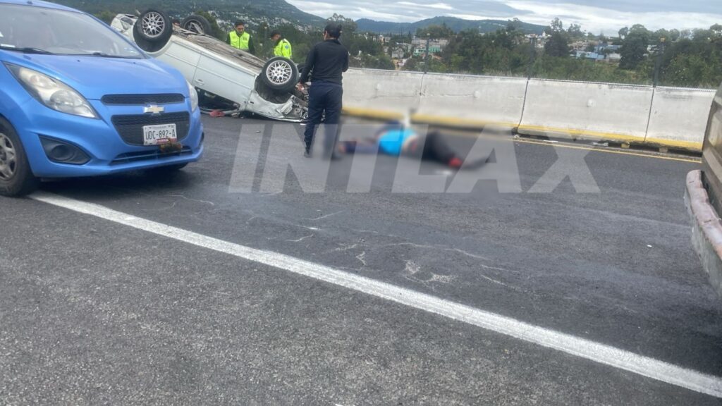 Accidente vial en Periférico Tlaxcala deja dos lesionados; la conductora manejaba aparentemente ebrio