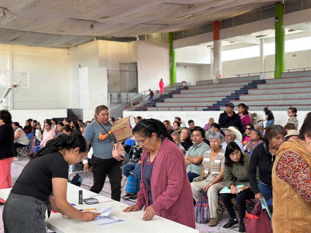 DIF Estatal y Municipal benefician a más de 300 familias calpulalpenses con paquetes alimentarios